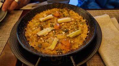 Trobaz Enoteca Gastronómica