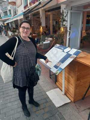 Vela Mar Restaurant & Lounge Club