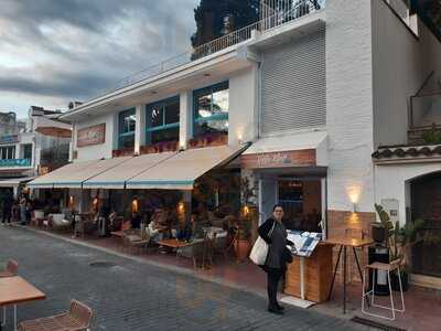 Vela Mar Restaurant & Lounge Club