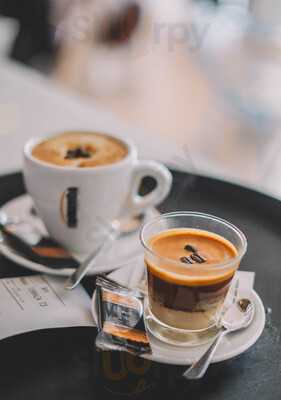 Vela Mar Restaurant & Lounge Club