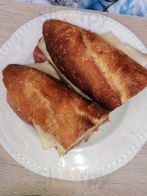 Santa Gloria Coffee & Bakery