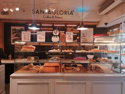 Santa Gloria Coffee & Bakery