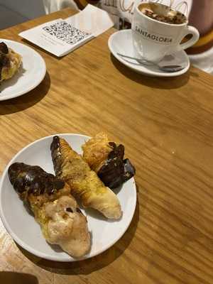 Santa Gloria Coffee & Bakery