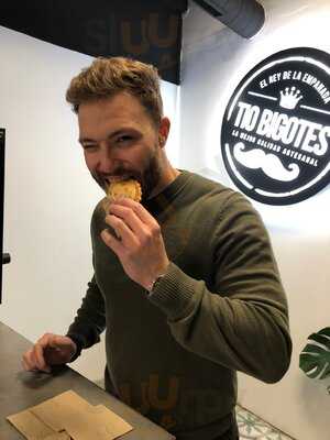 Tio Bigotes Barrio Gotico