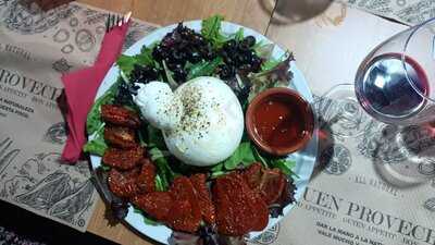 Los Clandestinos Pzzeria Italana