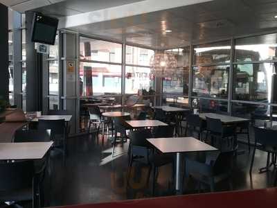 Bar Cafeteria Moment