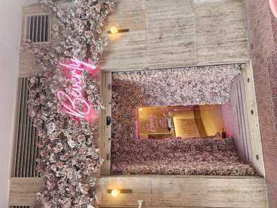 Beverly - Brunch, Snack, Coffee And Lunch