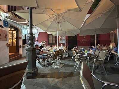 La Esquinita De La Judería El Patio