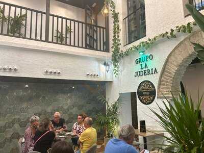 La Esquinita De La Judería El Patio