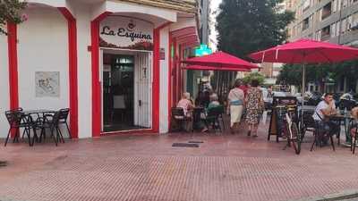 La Esquina Café