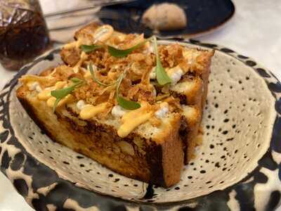 Lunática Taberna Dadaísta