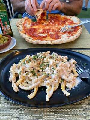 La Farándula Cafeteria - Bar - Pizzeria - Photo 8