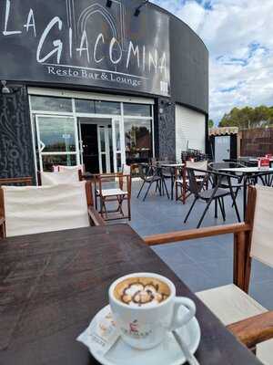 La Giacomina Resto Bar & Lounge
