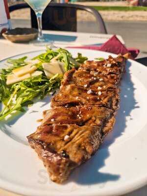 La Giacomina Resto Bar & Lounge