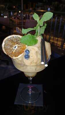 Rotana Cocktail & Shisha Bar