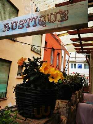 Rustique