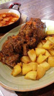 Taberna Platos Y Copas