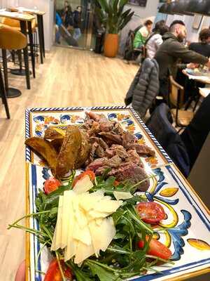 Trattoria Da Nanni Tallers