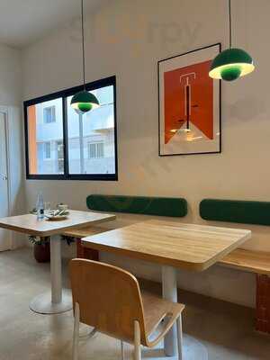 Navel Brunch & Coffee