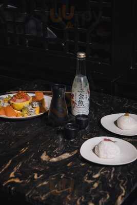 Os-kuro Sushi Bar & Robata