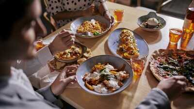 La Mafia Se Sienta A La Mesa