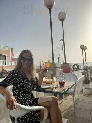 Curry N Grill House Fañabé