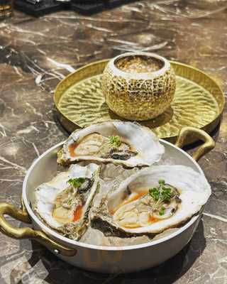 The Downtown Fusion Cuisine & Cocktial Lounge