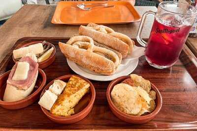 La Paradita Tapas Bar