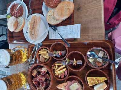 La Paradita Tapas Bar