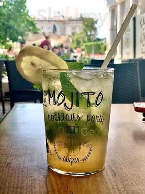 La Paradita Tapas Bar