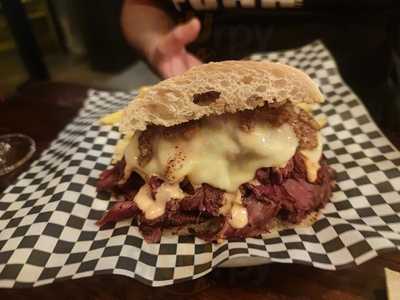 Craft 19 - Pastrami, Burgers & Beer