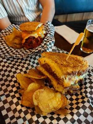 Craft 19 - Pastrami, Burgers & Beer