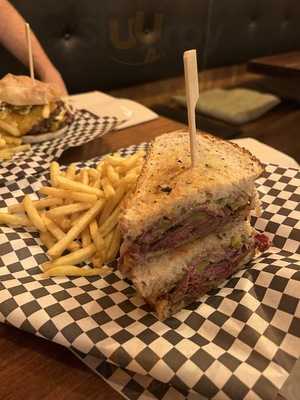 Craft 19 - Pastrami, Burgers & Beer