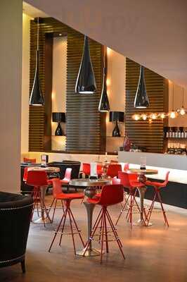 Lorenzo Restaurant & Bar