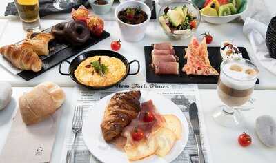 Lorenzo Restaurant & Bar