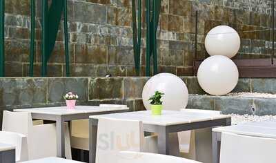 Lorenzo Restaurant & Bar