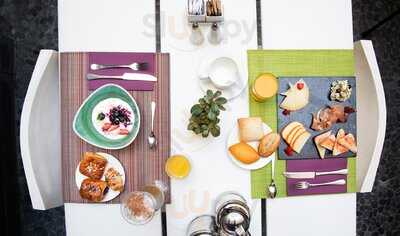 Lorenzo Restaurant & Bar