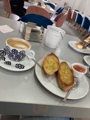 La Celestina Pastelería Y Café