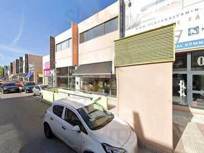 Moira: Cocina Y Tienda Artesana