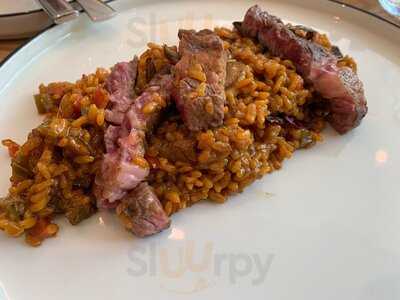 Seven M. Restaurant At The Flag