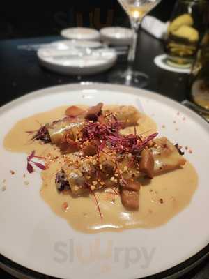 Seven M. Restaurant At The Flag