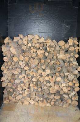 Barbaros Smokehouse Bbq