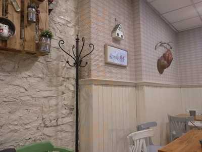 Café Vermutería Entre Latas