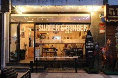 The Surfer's Burger Somo