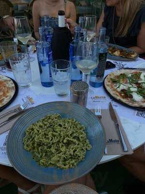 La Mafia Se Sienta A La Mesa