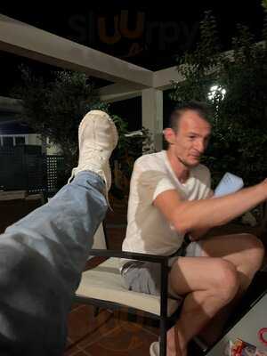 Ikon Sports & Lounge