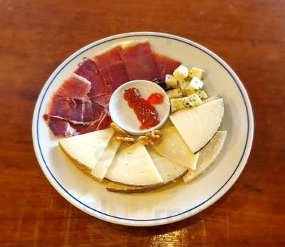 Isabel Resto-bar Tapas