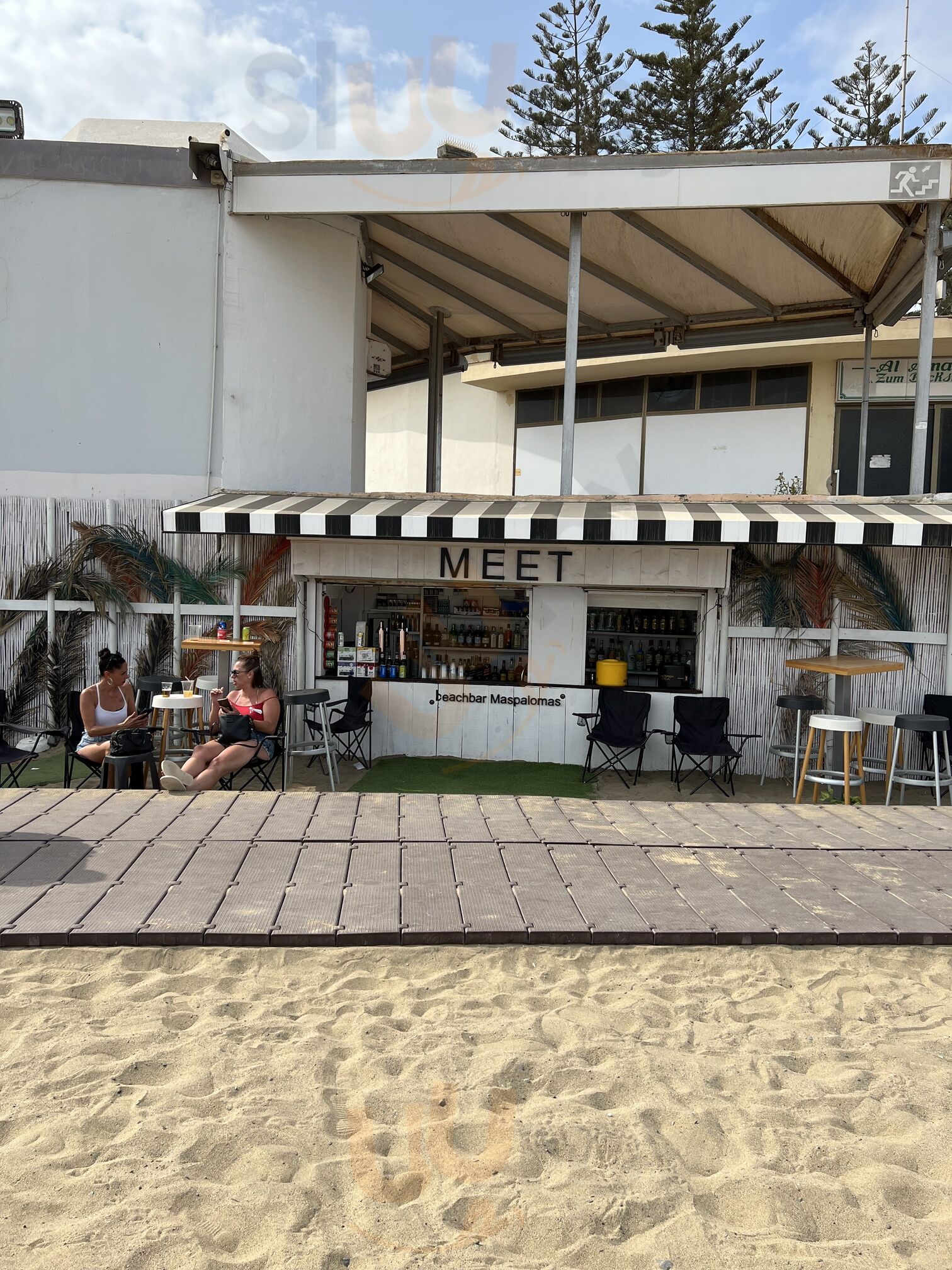 Meet Beach Bar