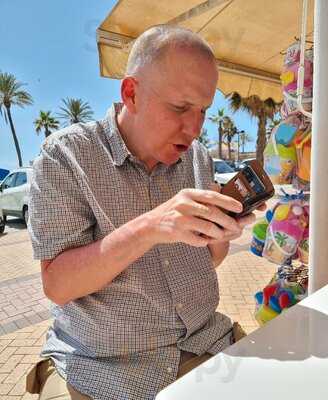 Caprice Gelateria E Creperie - Photo 8