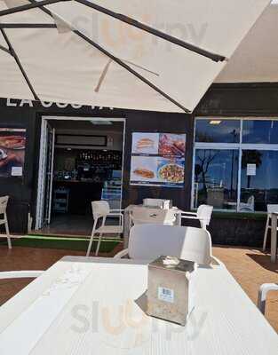 Cafetería-churrería La Costa.